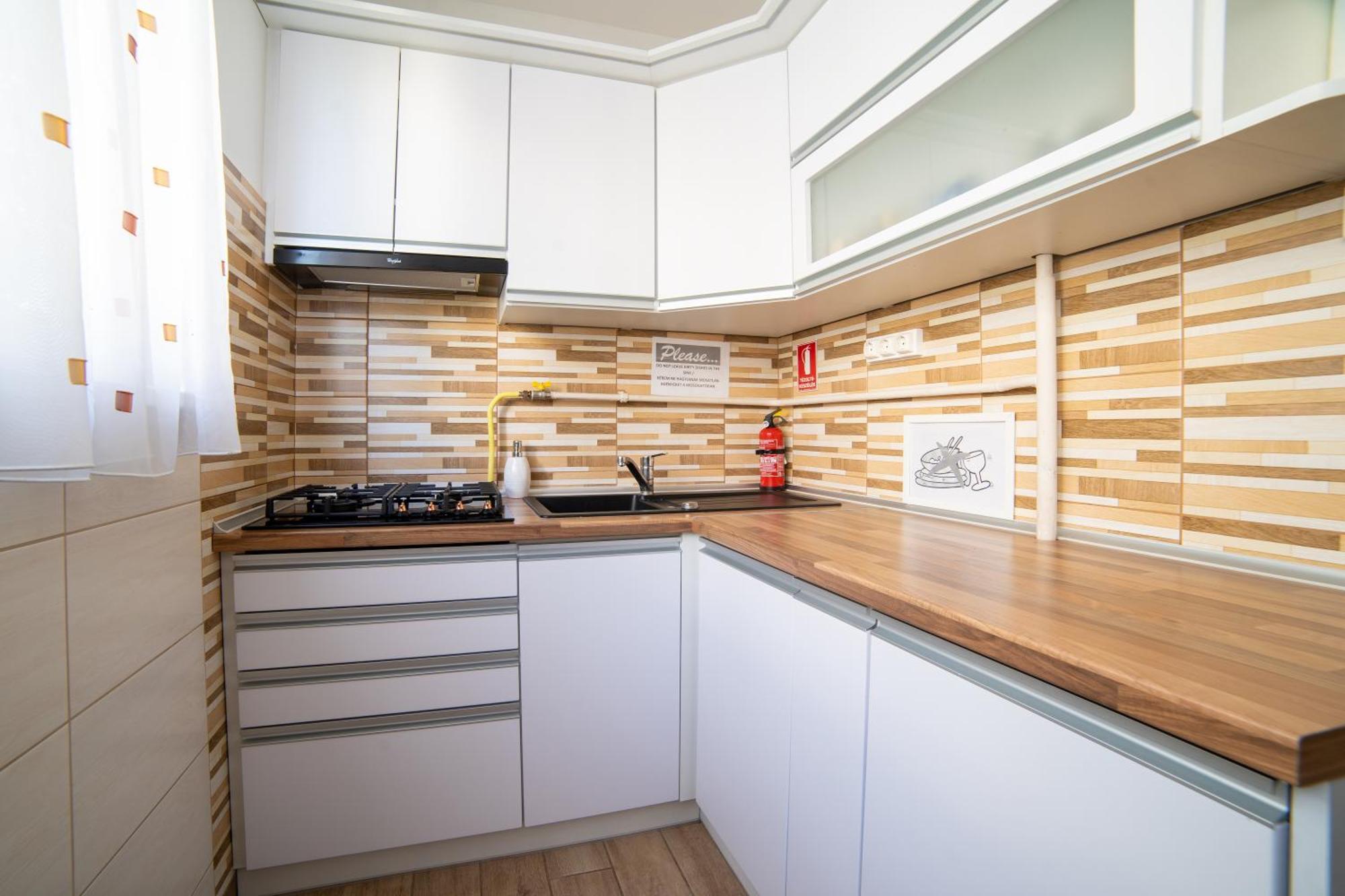 Comfort 14 -- Stylish City Apartment Netflix, Wi-Fi & Parking Miskolc Exterior foto