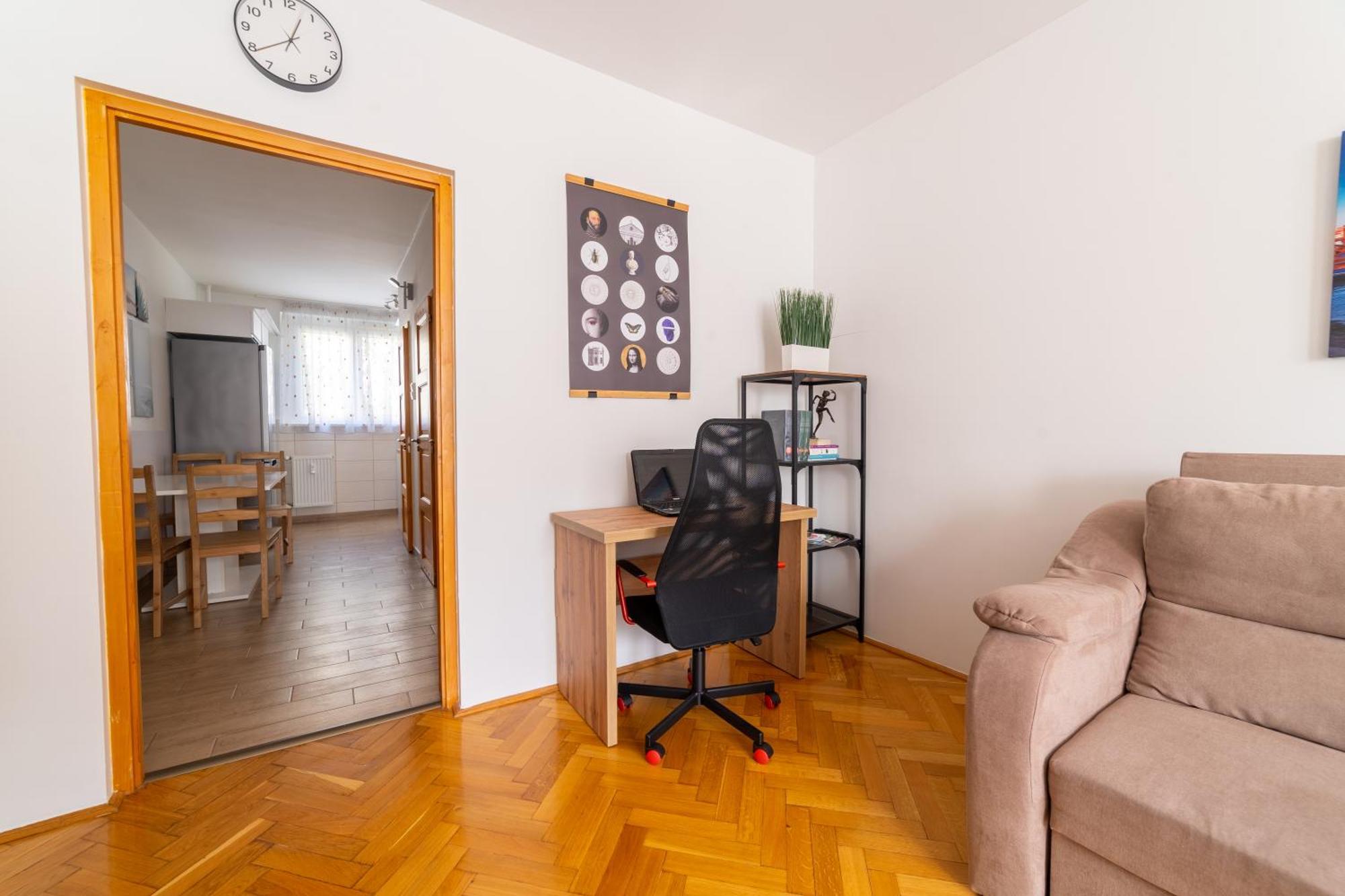 Comfort 14 -- Stylish City Apartment Netflix, Wi-Fi & Parking Miskolc Exterior foto